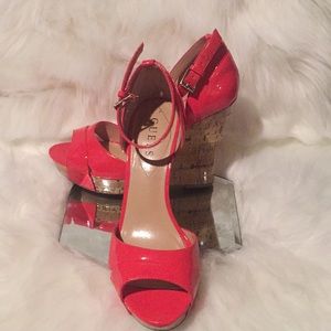 ✨GUESS  ✨CORAL 🐠OPEN TOE WEDGE HEEL ✨SANDALS ✨